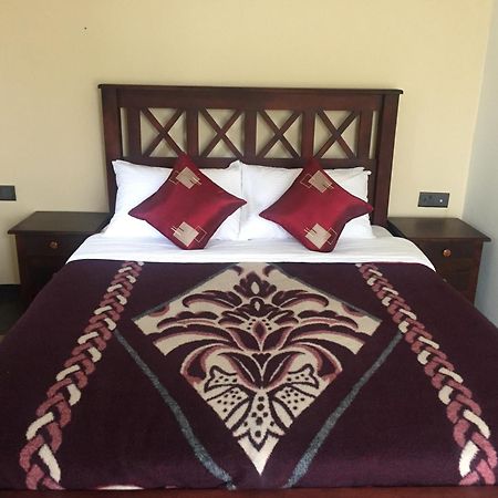 Suriya Guest Hotel Nuwara Eliya Bagian luar foto