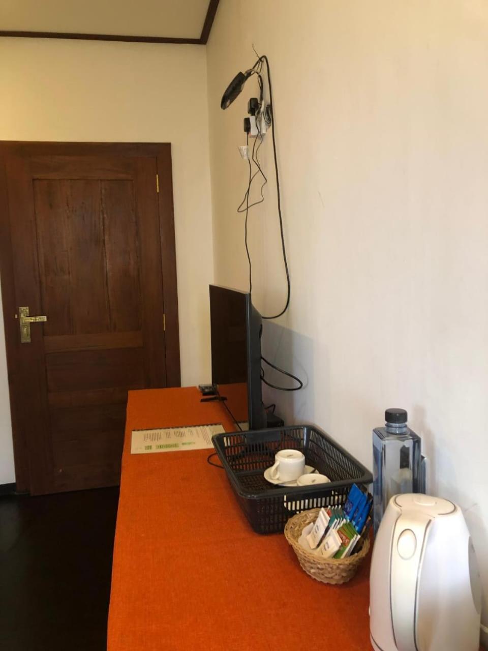 Suriya Guest Hotel Nuwara Eliya Bagian luar foto