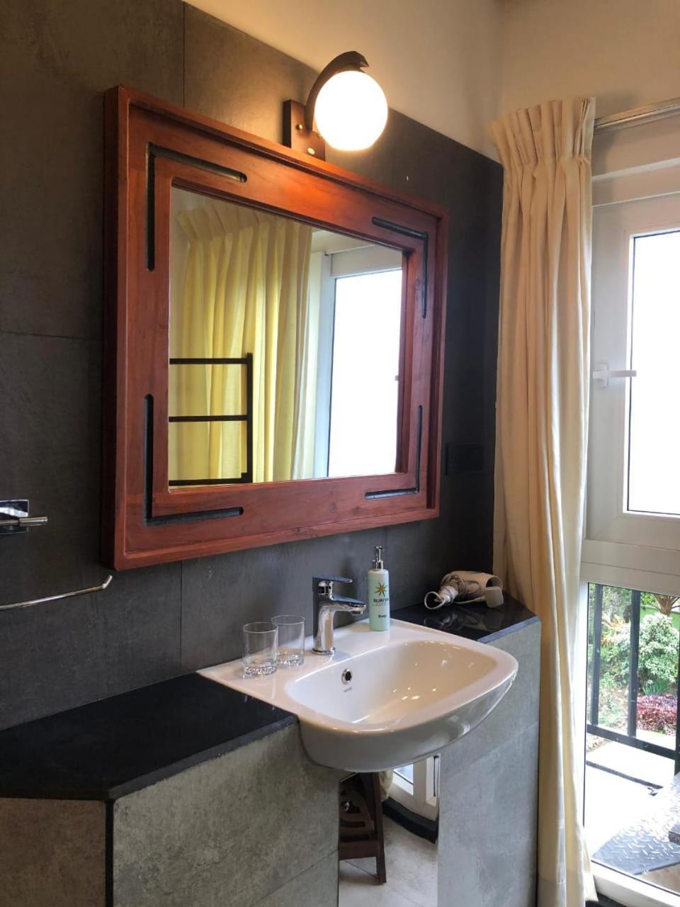 Suriya Guest Hotel Nuwara Eliya Bagian luar foto