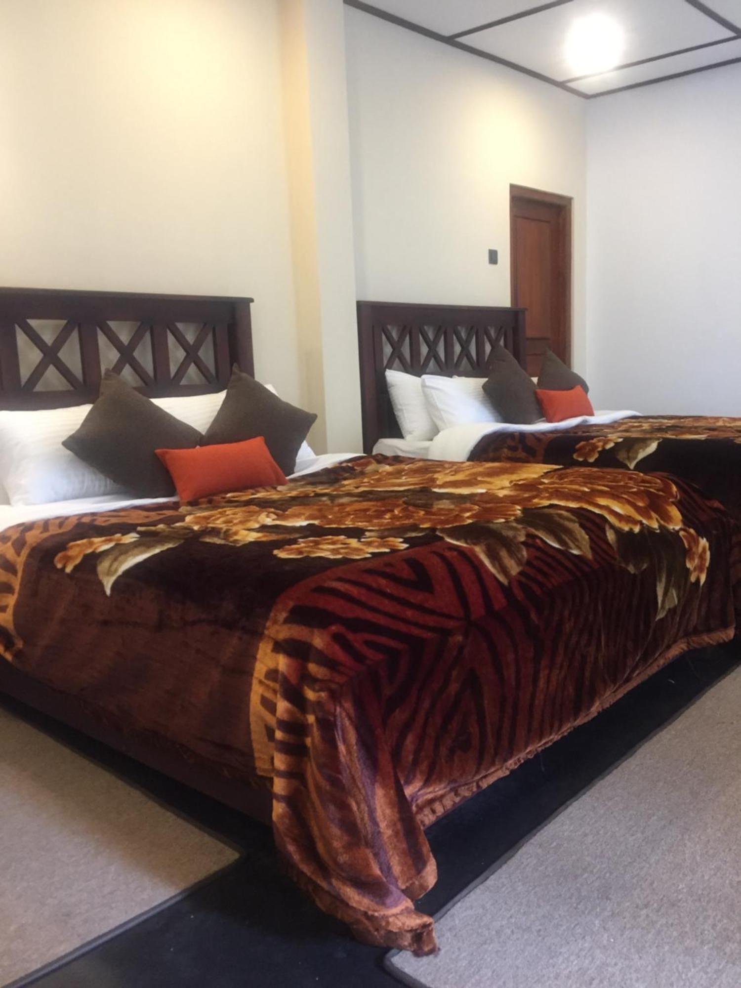 Suriya Guest Hotel Nuwara Eliya Bagian luar foto