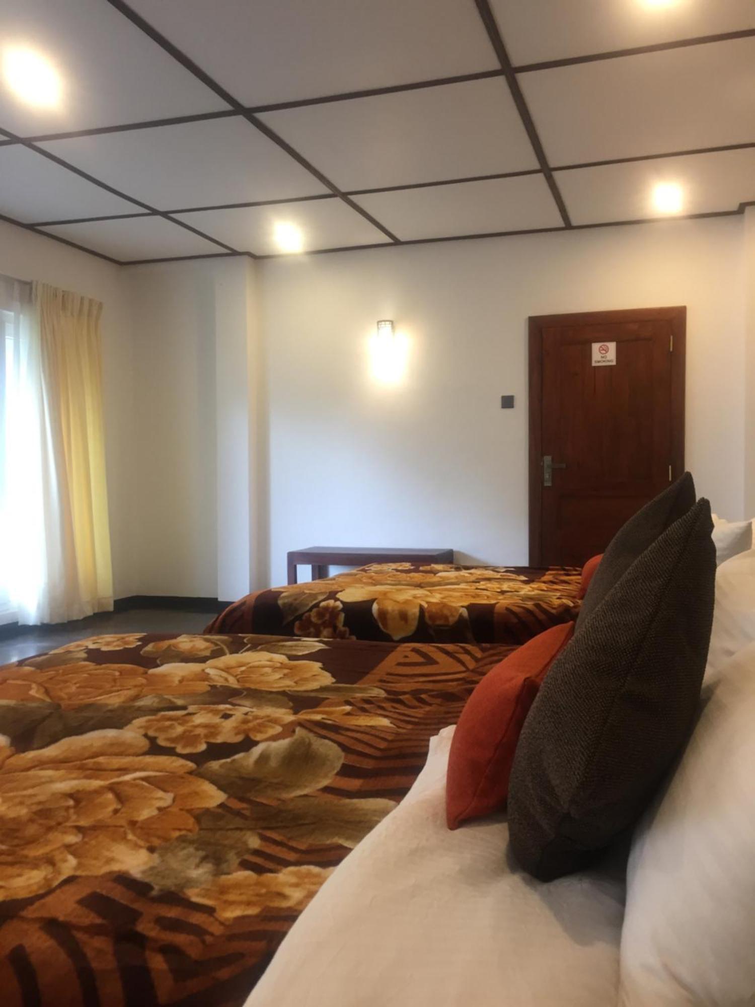 Suriya Guest Hotel Nuwara Eliya Bagian luar foto
