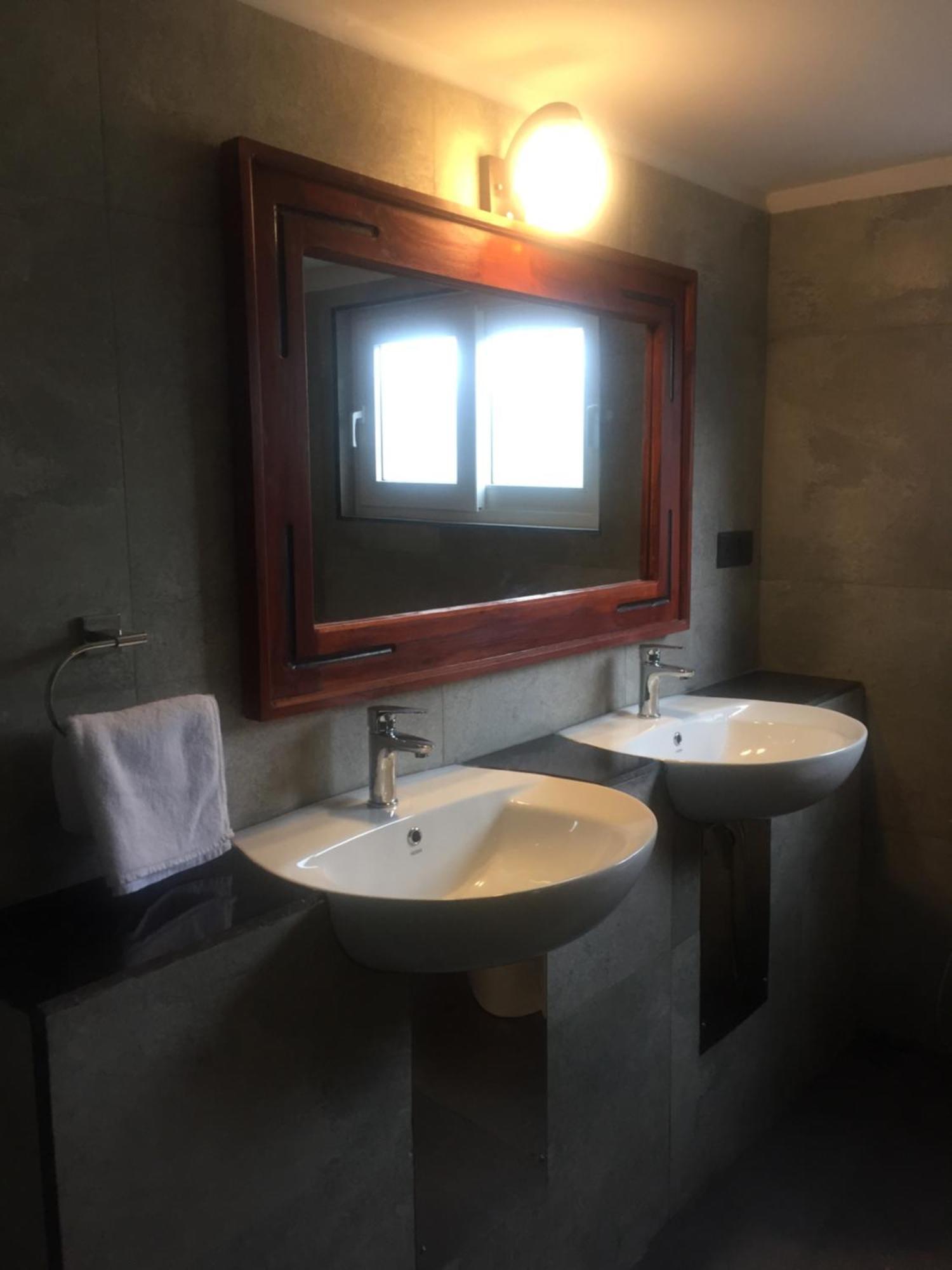 Suriya Guest Hotel Nuwara Eliya Bagian luar foto
