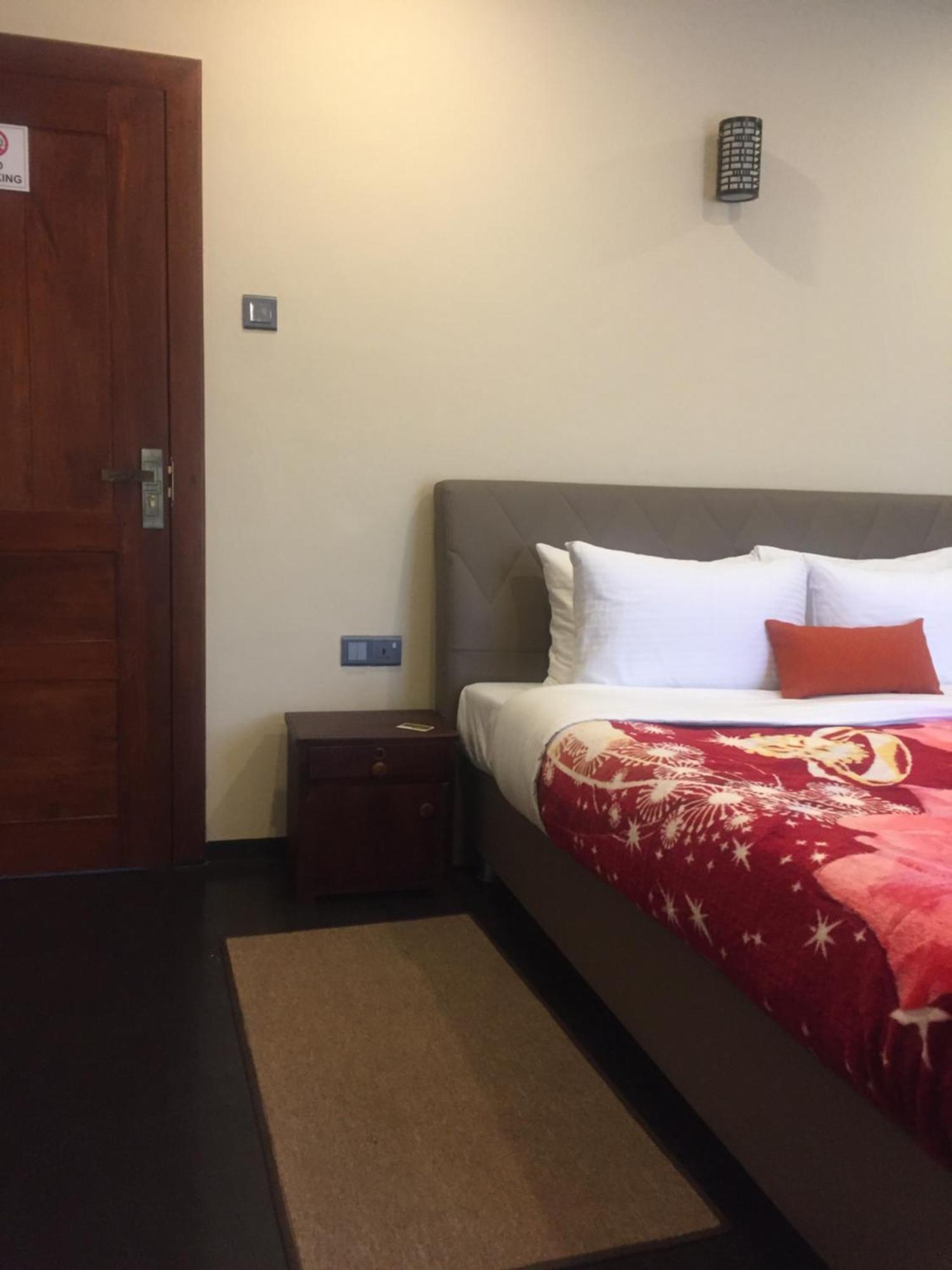 Suriya Guest Hotel Nuwara Eliya Bagian luar foto