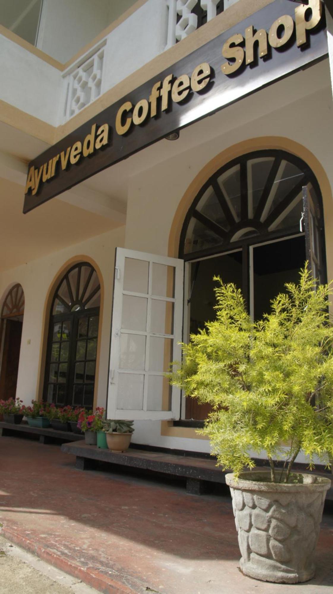 Suriya Guest Hotel Nuwara Eliya Bagian luar foto
