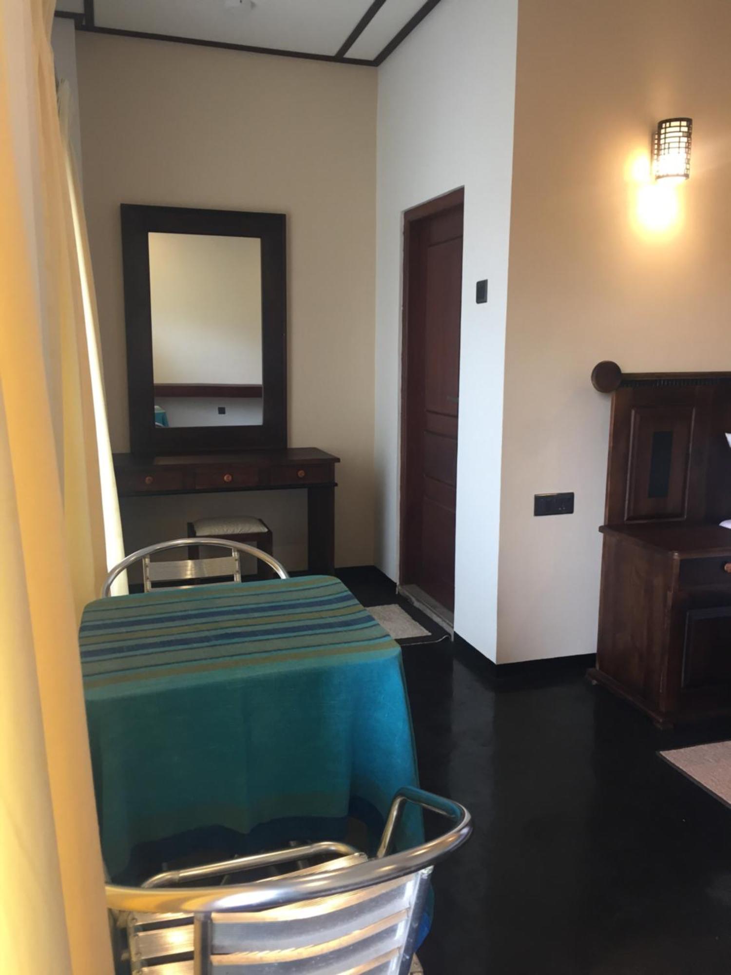 Suriya Guest Hotel Nuwara Eliya Bagian luar foto